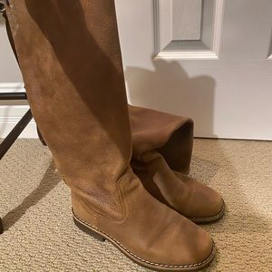 Roots brown leather boots